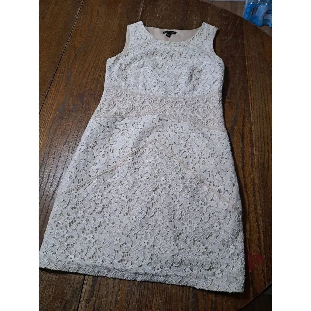 Size 4 Willi Smith Cream Lace Sleeveless Round Neck Lined Special Occasion Dress